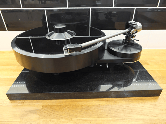 Brinkmann Bardo Turntable - With 10,5 Tonearm & Plinth - Ex Demonstration Cartridge not included